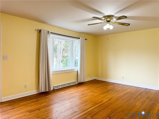 Foto del edificio - 904 Forestview Dr