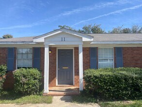 Building Photo - 11 Creek Ct