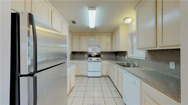 Building Photo - 1429 Western Oaks Ct