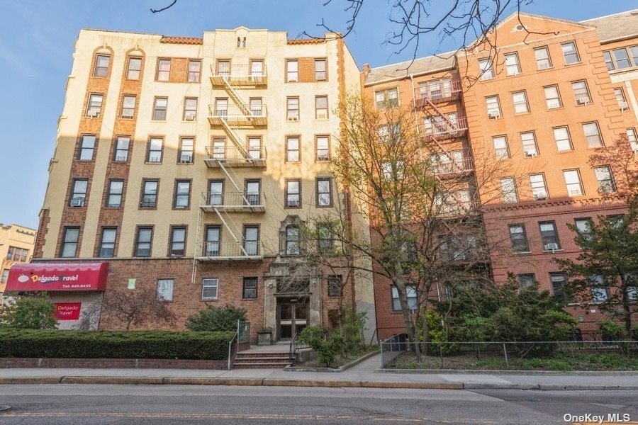 Primary Photo - 83-9 Lefferts Blvd