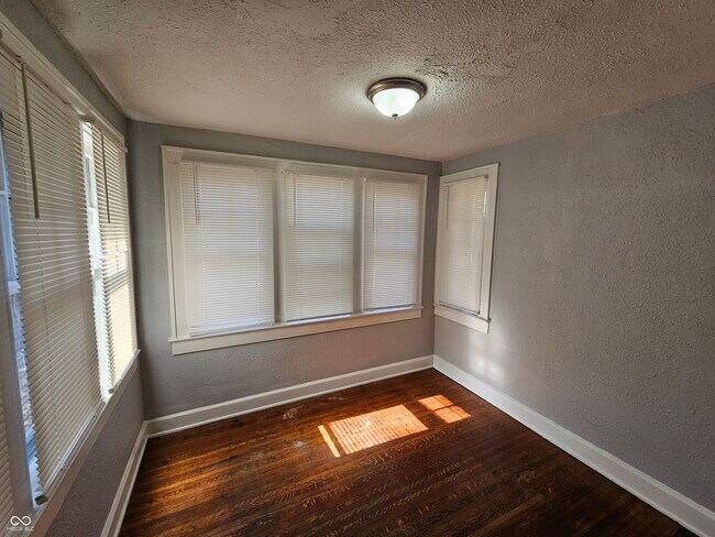 Foto del edificio - 3537 N Capitol Ave