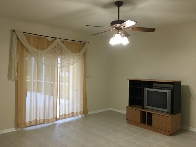 Building Photo - 5522 Lake Leta Blvd