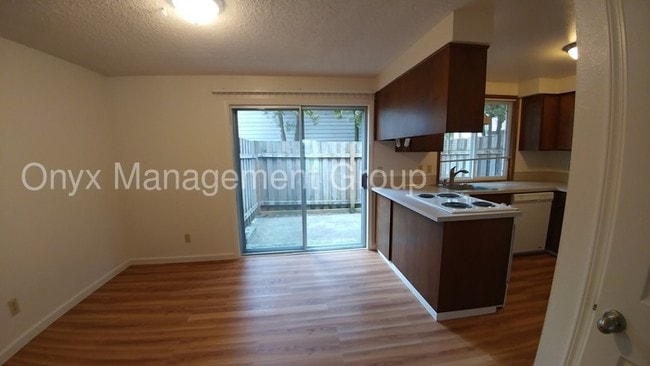 Building Photo - 4487 SW Stoddard Dr