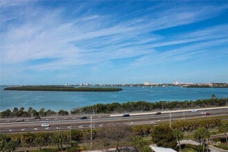 Building Photo - 7200 Sunshine Skyway Ln S