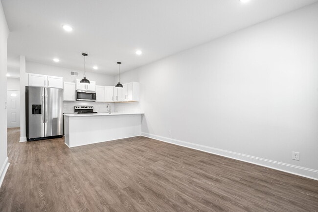 Building Photo - 760 Tracy Lane