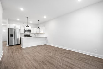 Building Photo - 760 Tracy Lane