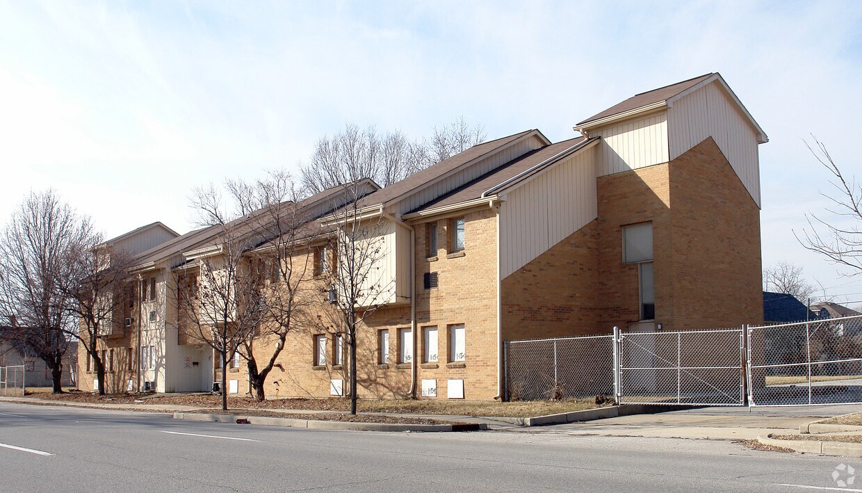 Building Photo - 2542 N Delaware St