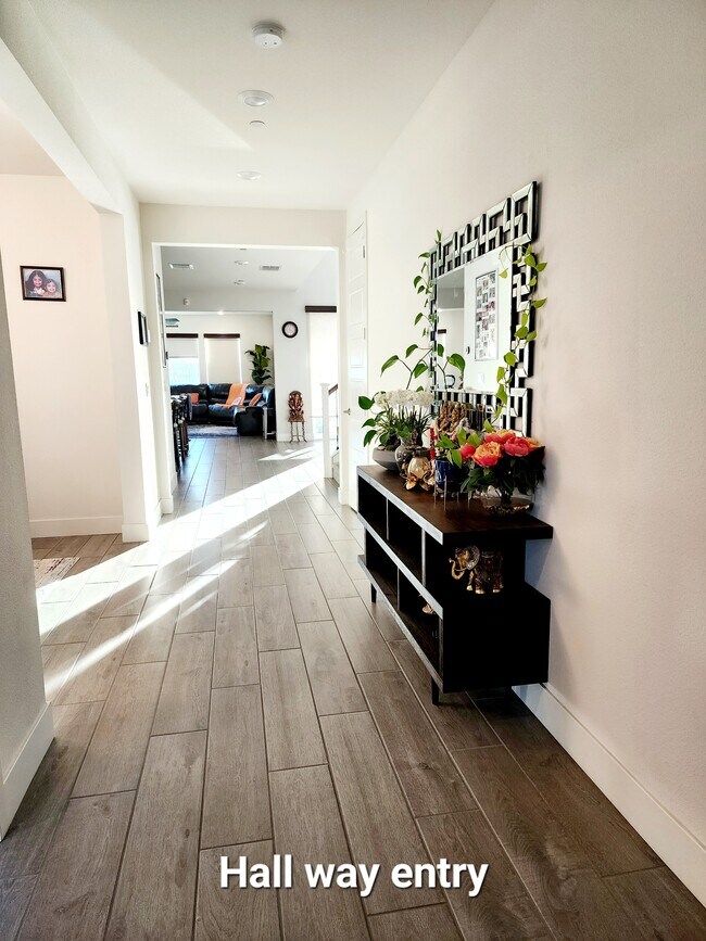 Foto del edificio - 4340 Hummingbird Cir