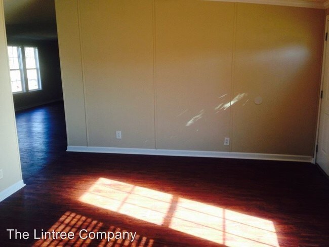 Foto del edificio - 3 br, 2 bath House - 139 Wood Lane