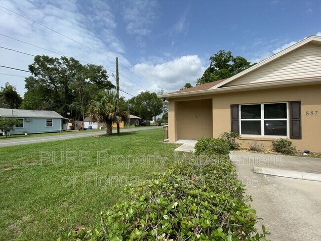 Building Photo - 887 NW 6th Terrace