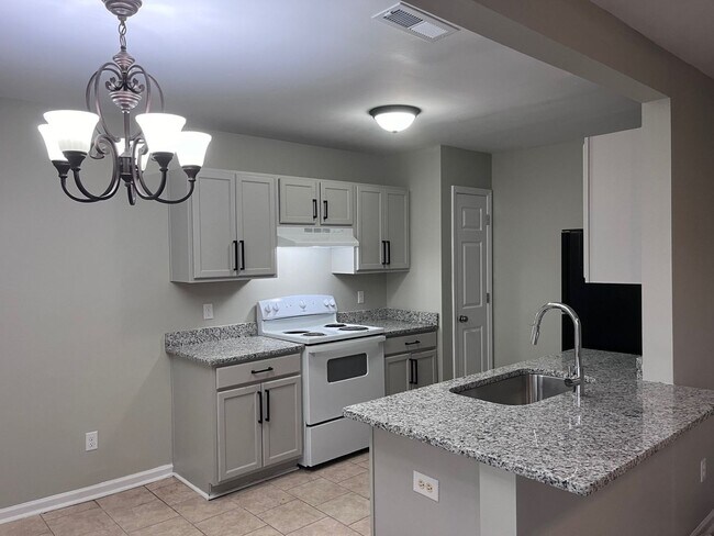 Foto del edificio - 3 Bedroom 3 Bathroom Townhouse!
