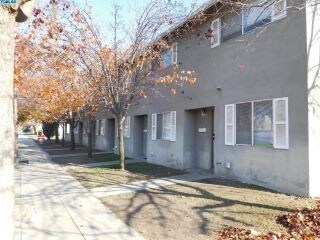 Building Photo - 400-410 N West St