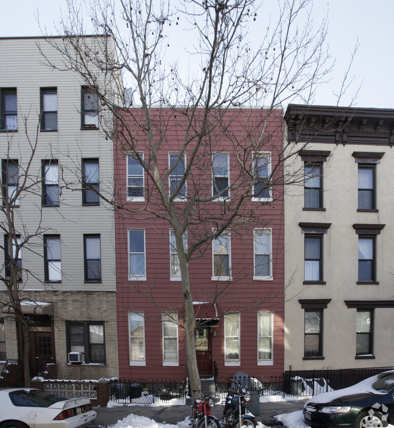 Building Photo - 172 Kent St