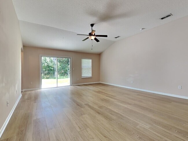 Building Photo - ASK ABOUT OUR MOVE IN SPECIAL...
