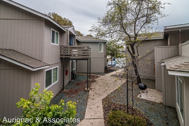 Building Photo - 1290 Murray Ave