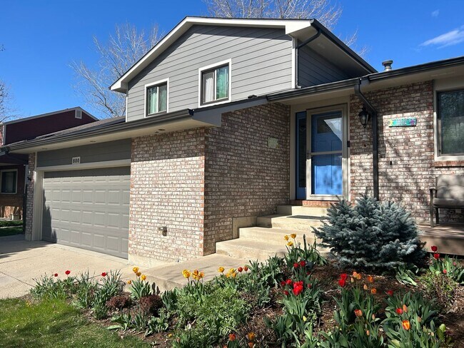 Foto del edificio - Gorgeous 4BR/2.5BA home available now! Inc...