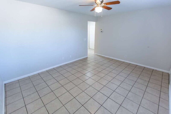 Building Photo - 1305 N Arbor Ave