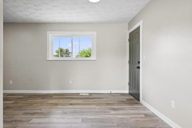 Building Photo - 1311 Liscum Dr