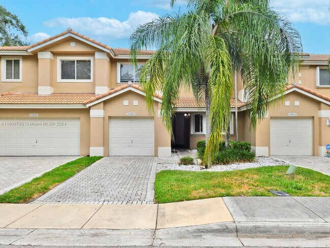 Foto del edificio - 15821 SW 10th St
