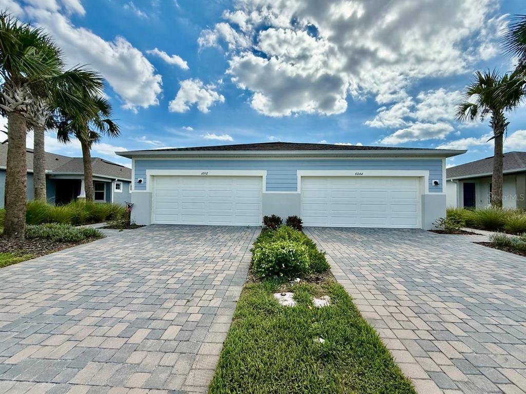 Foto principal - 6044 Timberdale Ave