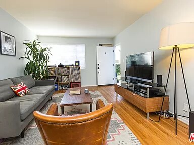 Building Photo - 2427 Centinela Ave