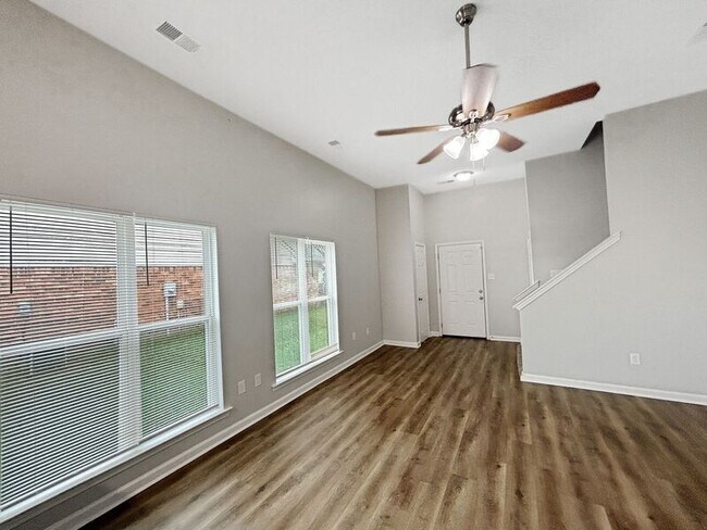 Building Photo - 5655 Kaitlyn Dr W