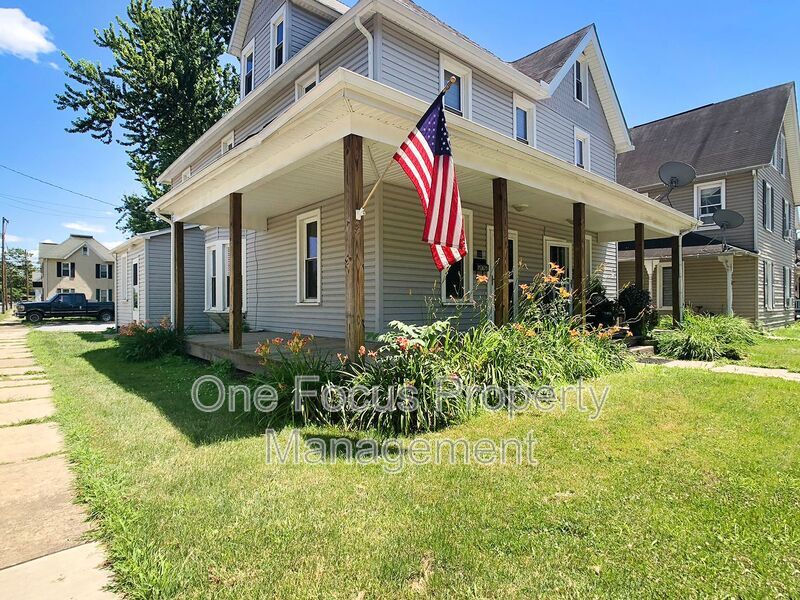 Primary Photo - 132 Montour St N