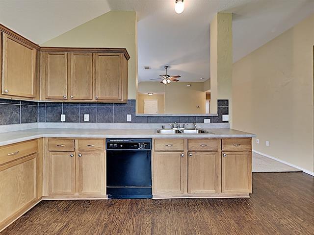 Building Photo - 1005 Castroville Dr