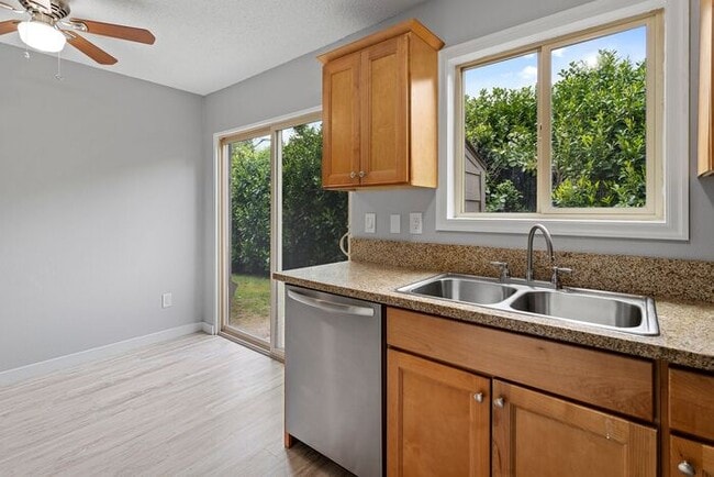 Photo - Beautiful 2 bedroom ready for you to call ... House