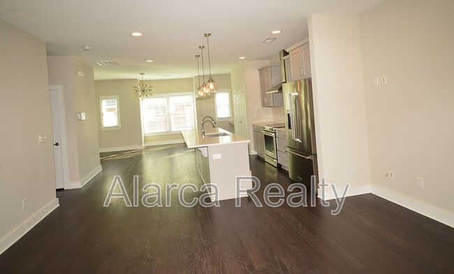 Building Photo - 129 Grandin Rd
