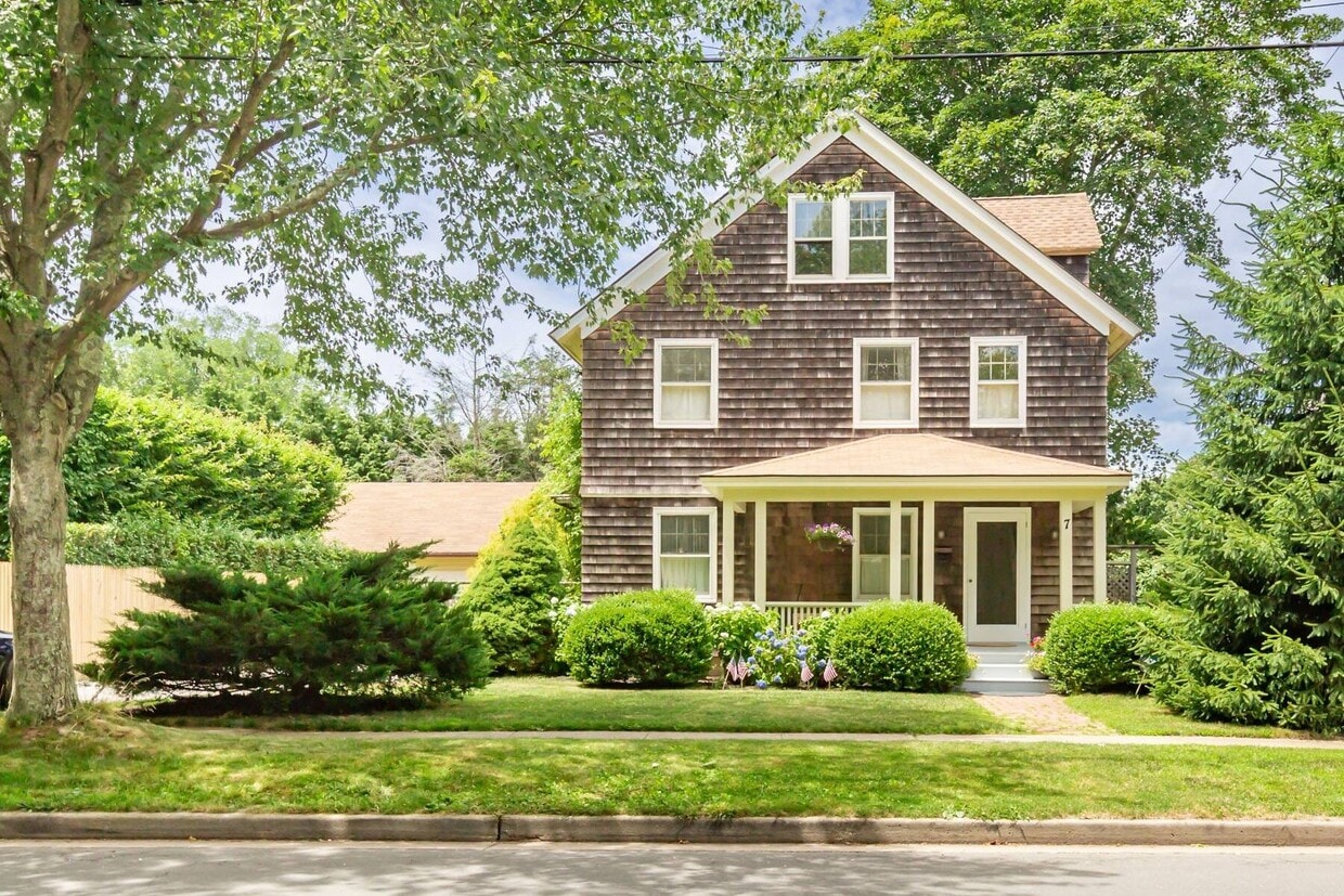 Primary Photo - 7 Cooper Ln