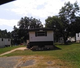 Building Photo - 106 Pecan Grove Cir