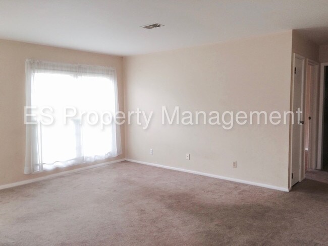 Foto del edificio - 716 E Thompson Rd