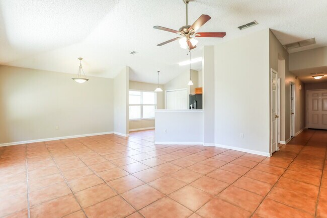 Building Photo - 8073 Leafcrest Dr