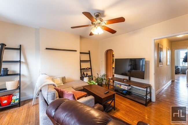 Building Photo - 4 AVENUE