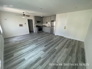 Building Photo - 13253 Vanowen St