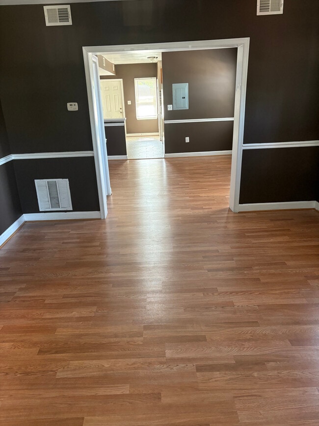 Building Photo - 3601 Howard Park Ave