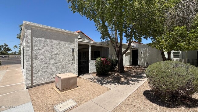 Building Photo - 15801 N 29th St