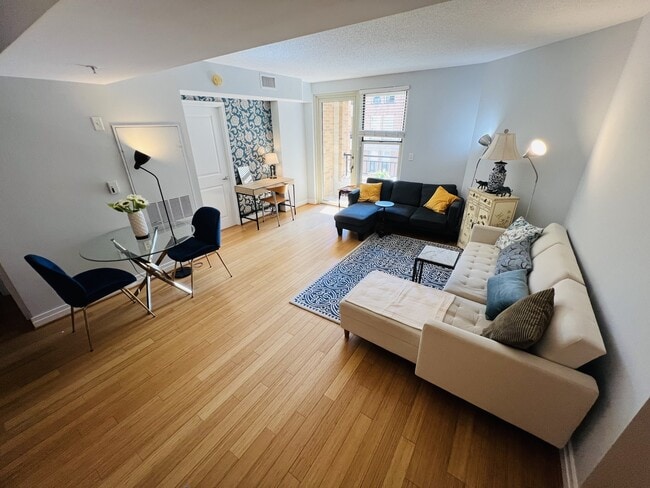 Foto del edificio - 915 E St NW