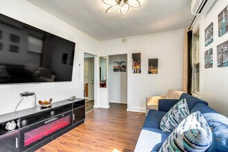 Building Photo - 15 Green Ct