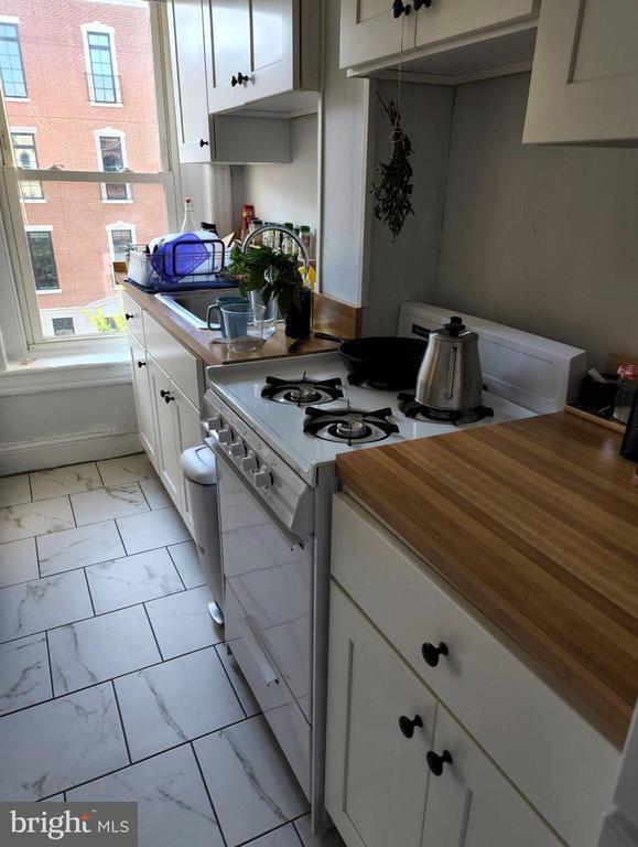 Foto del edificio - 2121 N St NW Unit 7