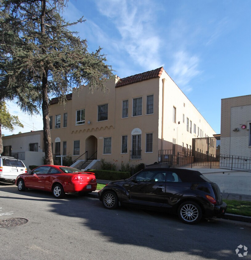 Primary Photo - 1522 N Mariposa Ave