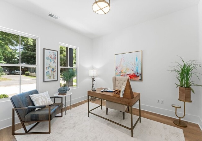 Building Photo - 2006 St John St