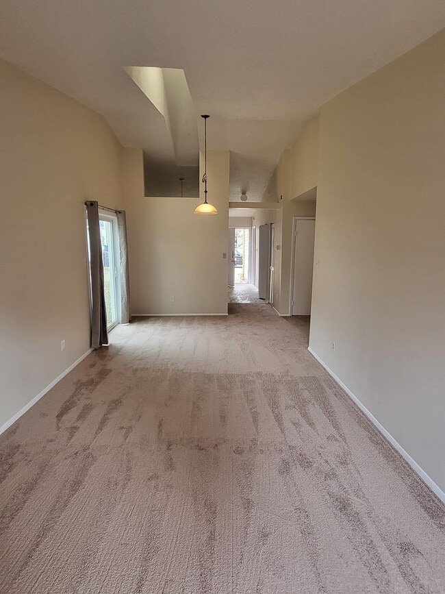 Building Photo - WEBLIN PLACE