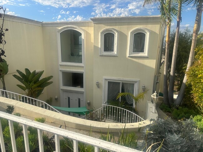 Foto del edificio - 8120 Billowvista Dr