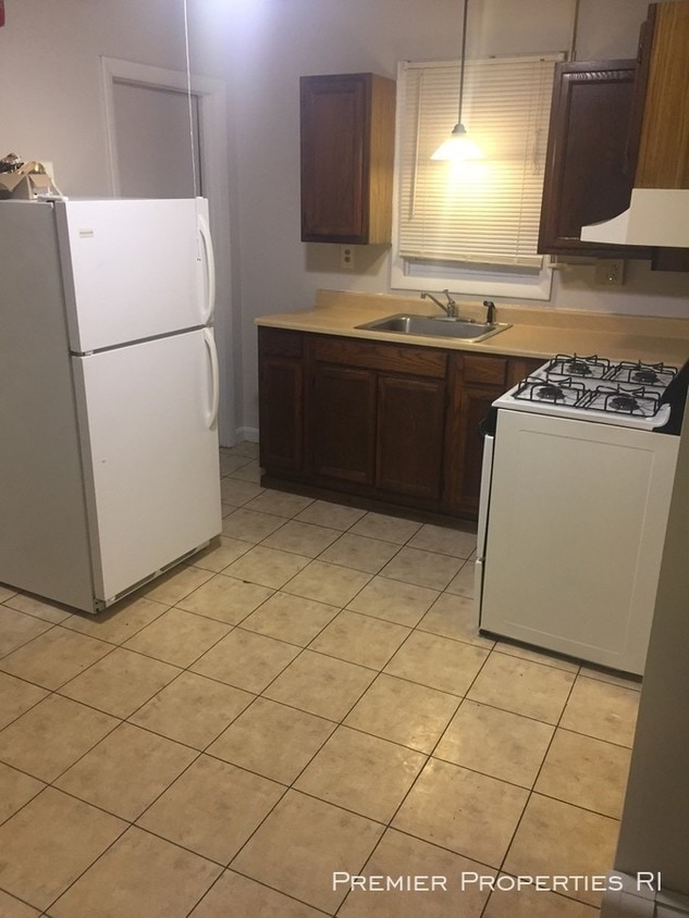 118 Benefit St Unit 6, Pawtucket, RI 02861 Apartment for Rent in Pawtucket, RI