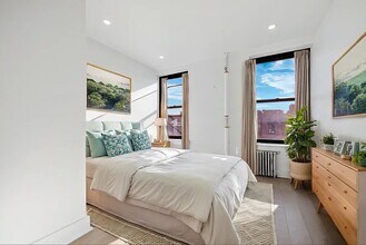 Building Photo - 165 First Avenue