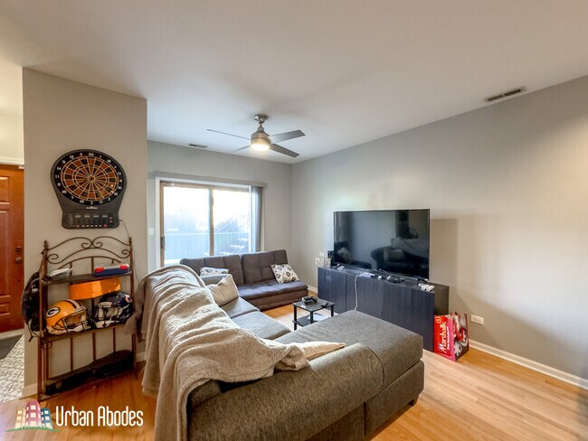 Building Photo - 724 N Willard Ct