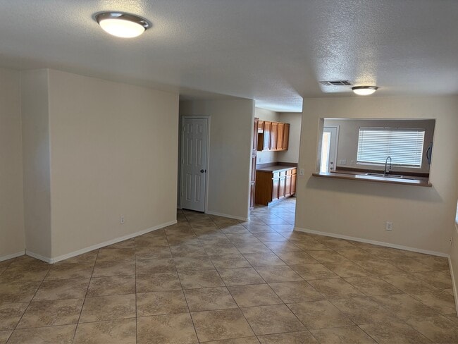 Foto del edificio - 817 E Yuma Ave