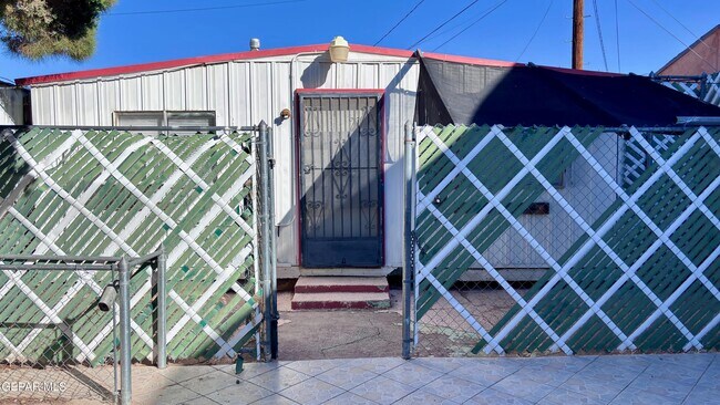 Foto del edificio - 7509 Wilcox Dr